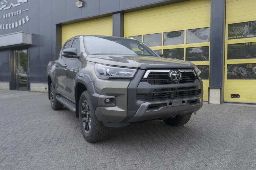 Toyota Hilux 2.8 D-4D Double Cab Hybrid Invincible JBL uit 2026