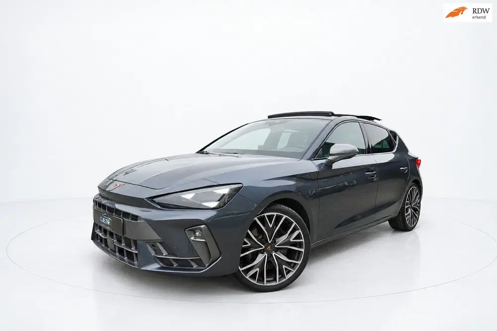 Cupra Leon 1.5 TSI e-Hybrid VZ Extreme PANO SFEER CAM uit 2025