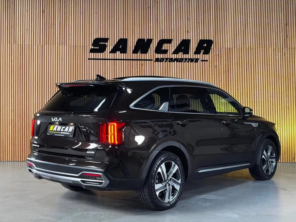 Kia Sorento 1.6 T-GDI Plug-in Hybrid 4WD ExecutiveLine uit 2022, foto 4