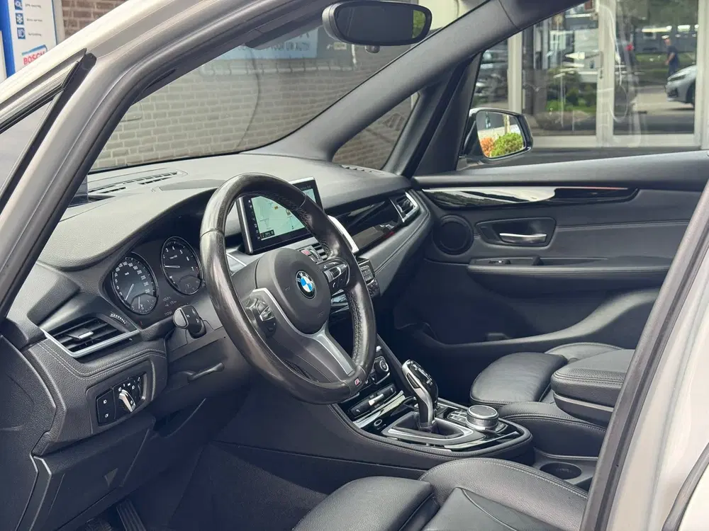 BMW 2-serie 218i 7p. High Executive uit 2020, foto 12