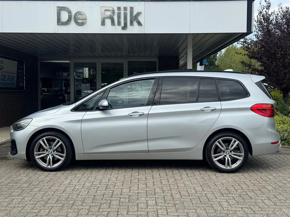 BMW 2-serie 218i 7p. High Executive uit 2020, foto 3