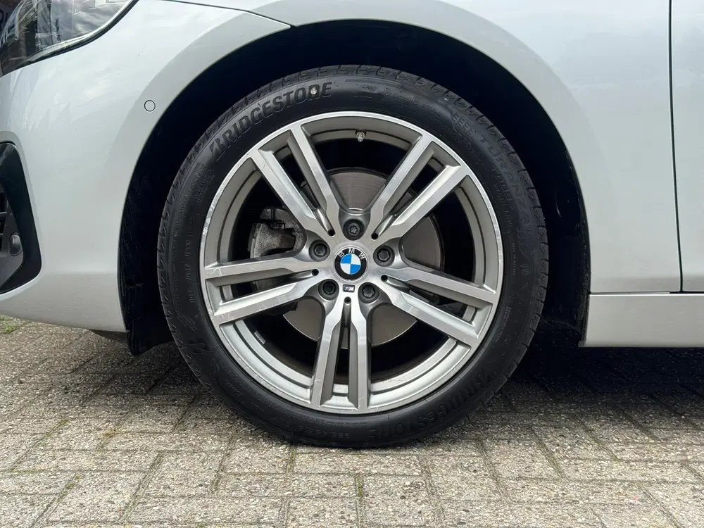 BMW 2-serie 218i 7p. High Executive uit 2020, foto 4