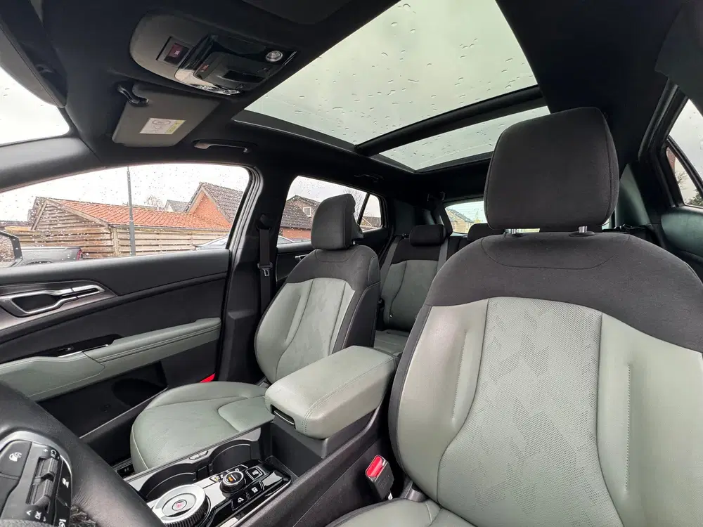 Kia Sportage 1.6 T-GDi Plug-in Hybrid 4WD Dark Edition uit 2024, foto 2