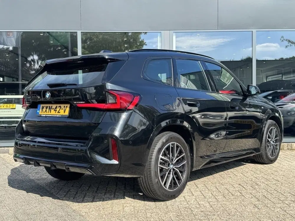 BMW X1 sDrive20i uit 2023, foto 3