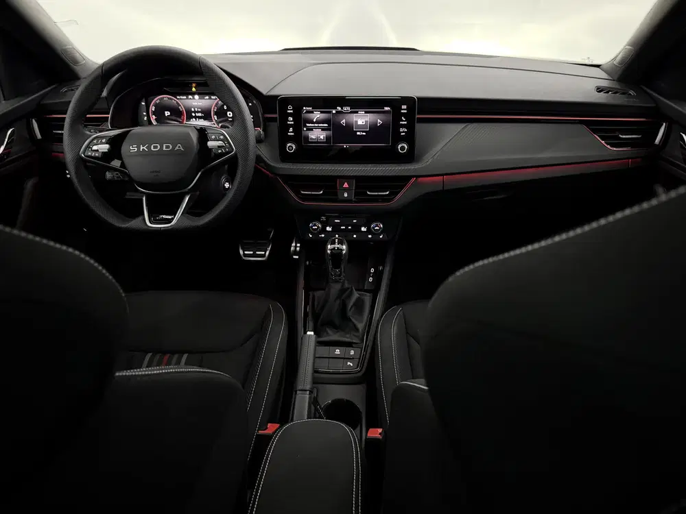 Skoda Kamiq 1.5 TSI Monte Carlo 150 PK Panoramadak uit 2026, foto 10