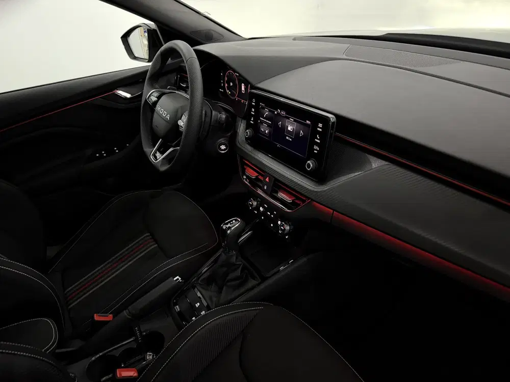 Skoda Kamiq 1.5 TSI Monte Carlo 150 PK Panoramadak uit 2026, foto 9