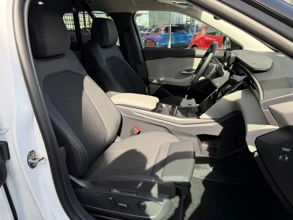 Ford Explorer CARGO Select Extended Range RWD 77 kWh uit 2026, foto 15