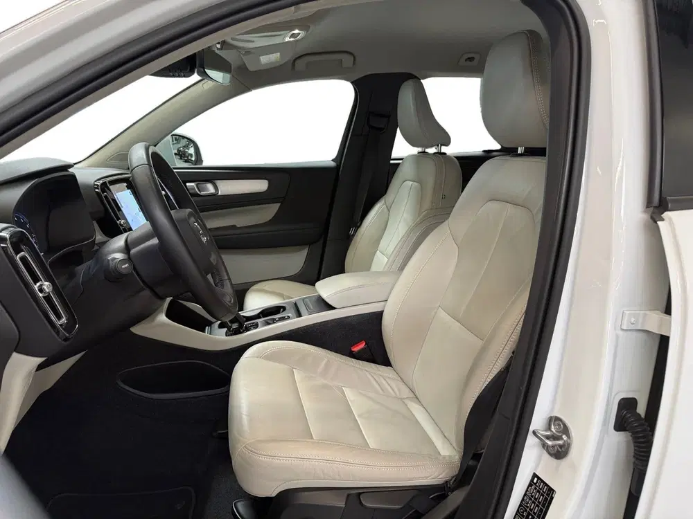 Volvo XC40 1.5 T2 Momentum Business I Leder I CarPlay uit 2022, foto 12