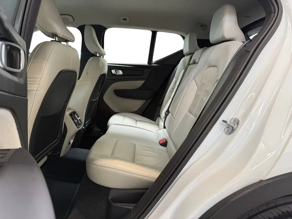 Volvo XC40 1.5 T2 Momentum Business I Leder I CarPlay uit 2022, foto 14