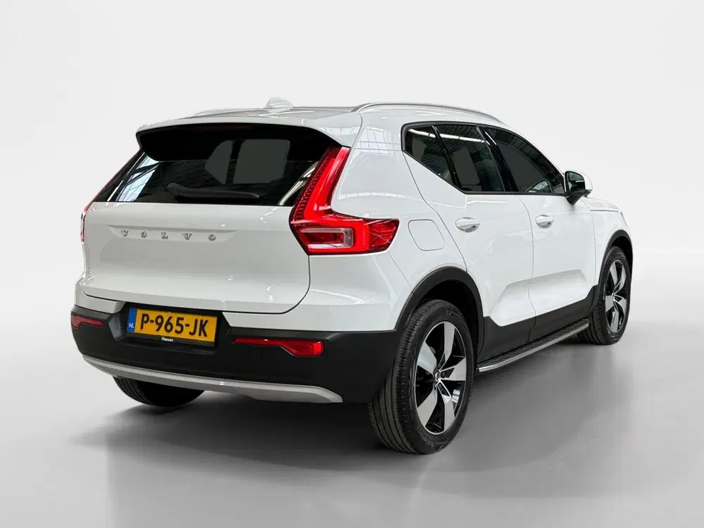 Volvo XC40 1.5 T2 Momentum Business I Leder I CarPlay uit 2022, foto 2