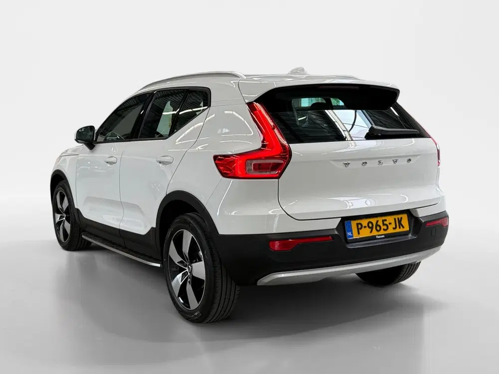 Volvo XC40 1.5 T2 Momentum Business I Leder I CarPlay uit 2022, foto 6