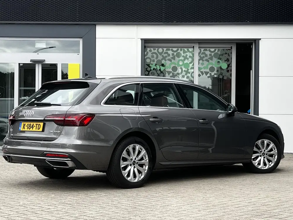 Audi A4 35 TFSI Business Edition uit 2021, foto 2