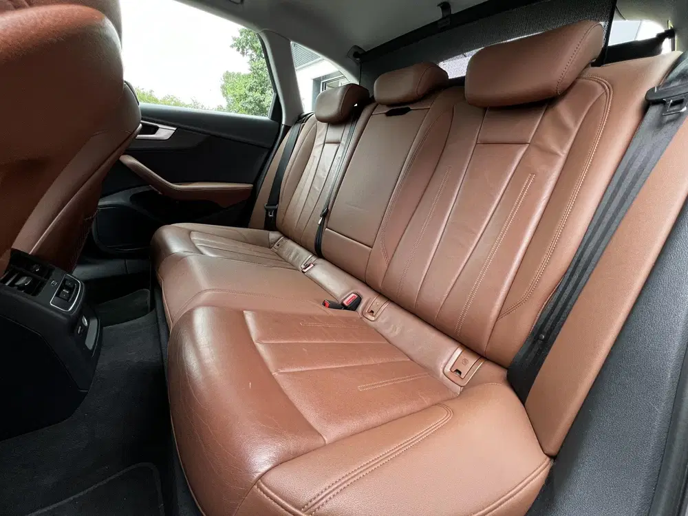 Audi A4 35 TFSI Business Edition uit 2021, foto 8