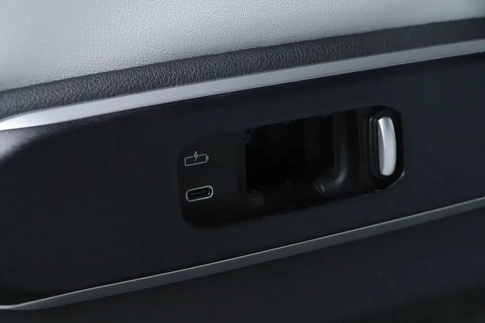 BMW X5 XDrive50e uit 2023, foto 13