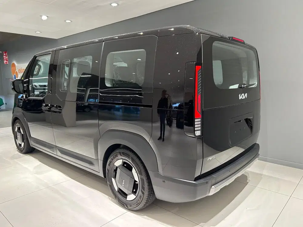 Kia PV5 Passenger 71 uit 2026, foto 3