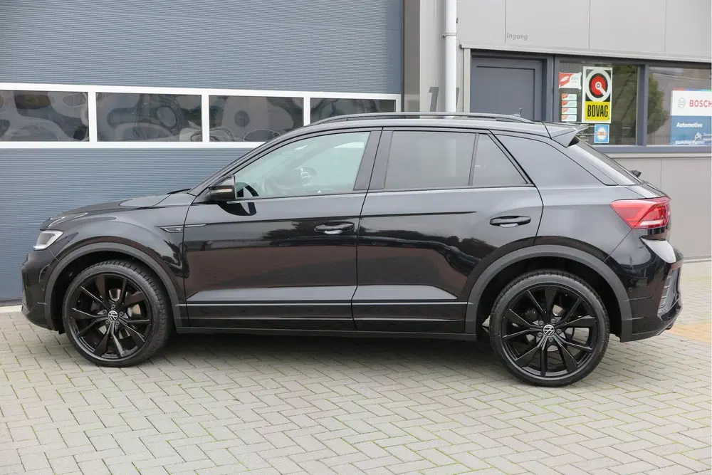 Volkswagen T-Roc 1.5 TSI 150pk DSG R-Line Black Style Virtu uit 2023, foto 3