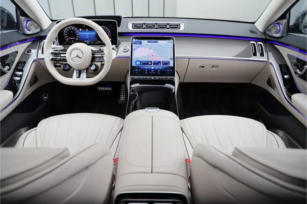 Mercedes-Benz S-Klasse AMG 63 S E Performance uit 2025, foto 4