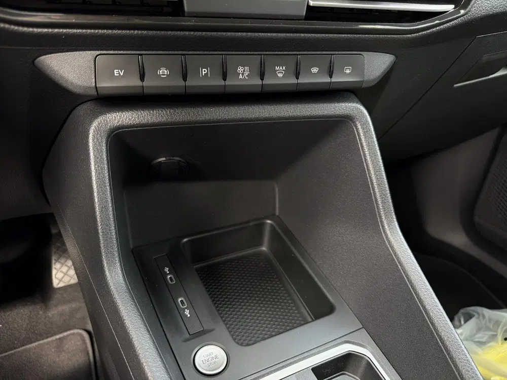 Ford Tourneo Connect 1.5 PHEV L2 Titanium uit 2026, foto 13