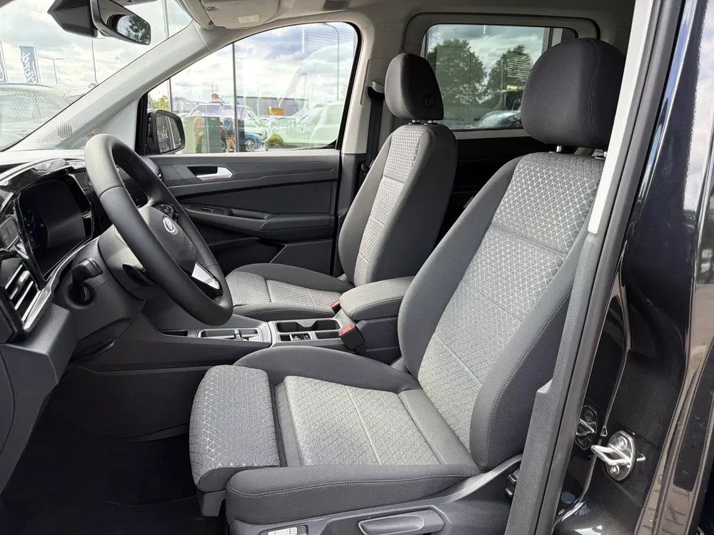 Ford Tourneo Connect 1.5 PHEV L2 Titanium uit 2026, foto 4