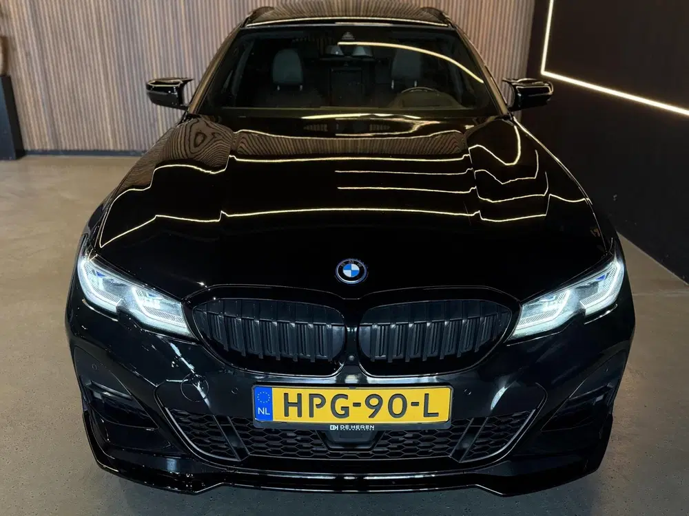 BMW 3-serie 3-serie 330e xDrive HUD Pano 360* Laser M uit 2022, foto 11