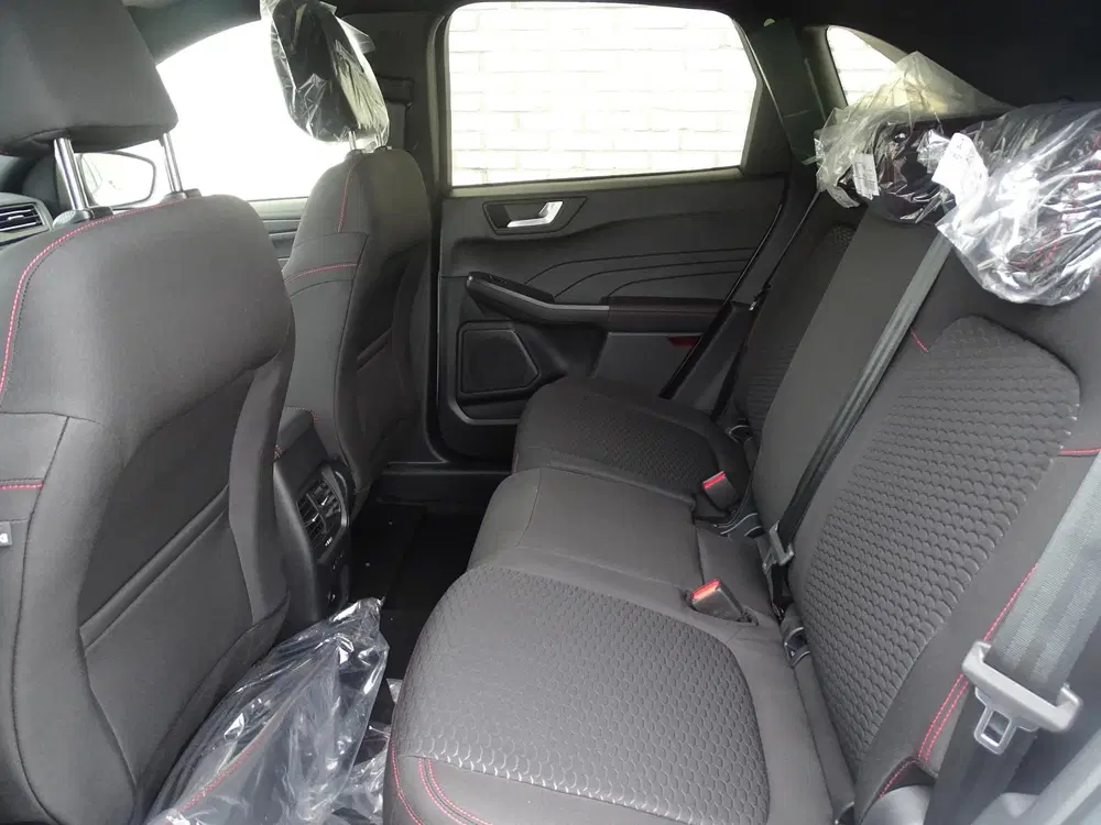 Ford Kuga 2.5 PHEV ST-Line uit 2026, foto 13
