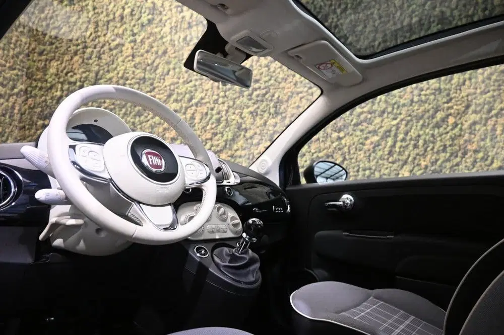 Fiat 500 1.2 Lounge uit 2019, foto 12