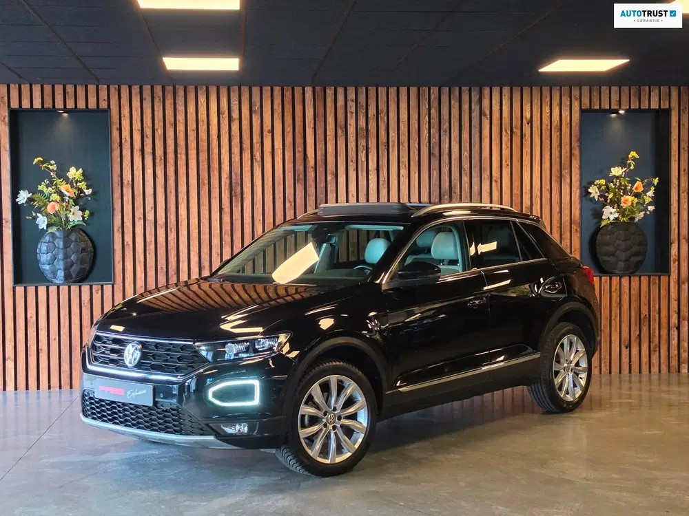 Volkswagen T-Roc 1.5 TSI Sport Business l Led l Pano l Virt uit 2020