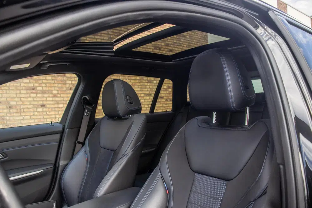 BMW 3-serie 330e M-Sport uit 2022, foto 11