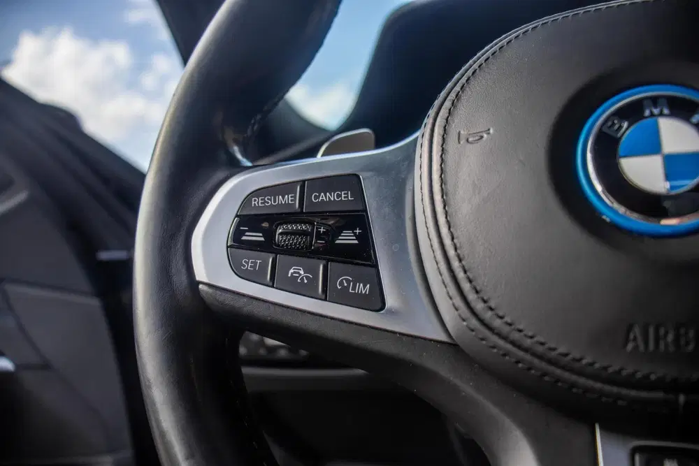 BMW 3-serie 330e M-Sport uit 2022, foto 15