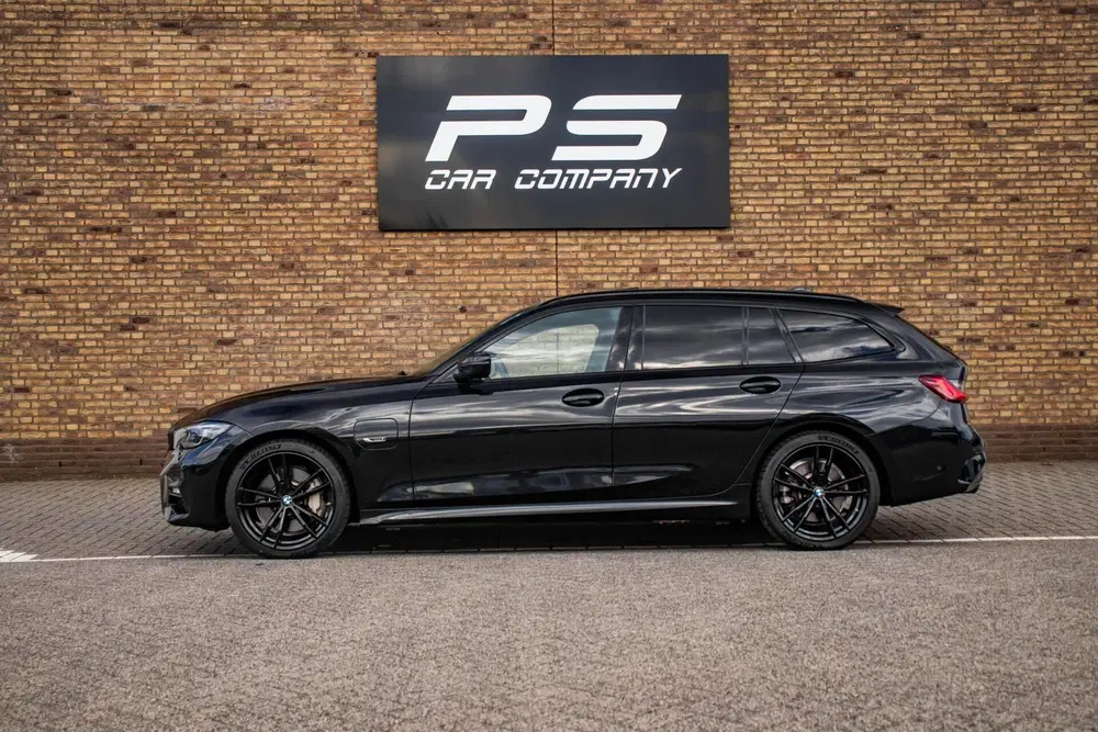 BMW 3-serie 330e M-Sport uit 2022, foto 3