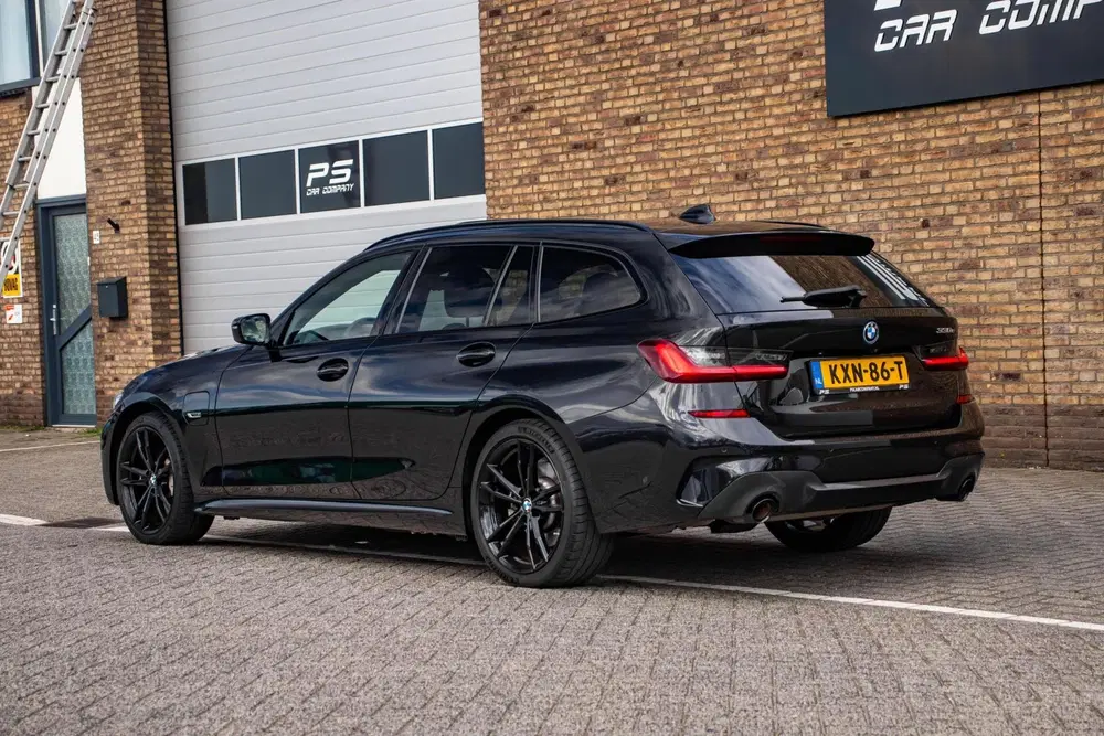 BMW 3-serie 330e M-Sport uit 2022, foto 4