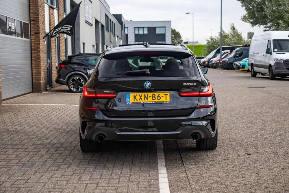 BMW 3-serie 330e M-Sport uit 2022, foto 5