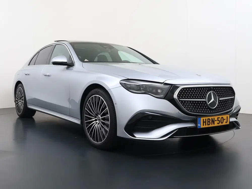 Mercedes-Benz E-Klasse 300 e AMG Line uit 2025, foto 12