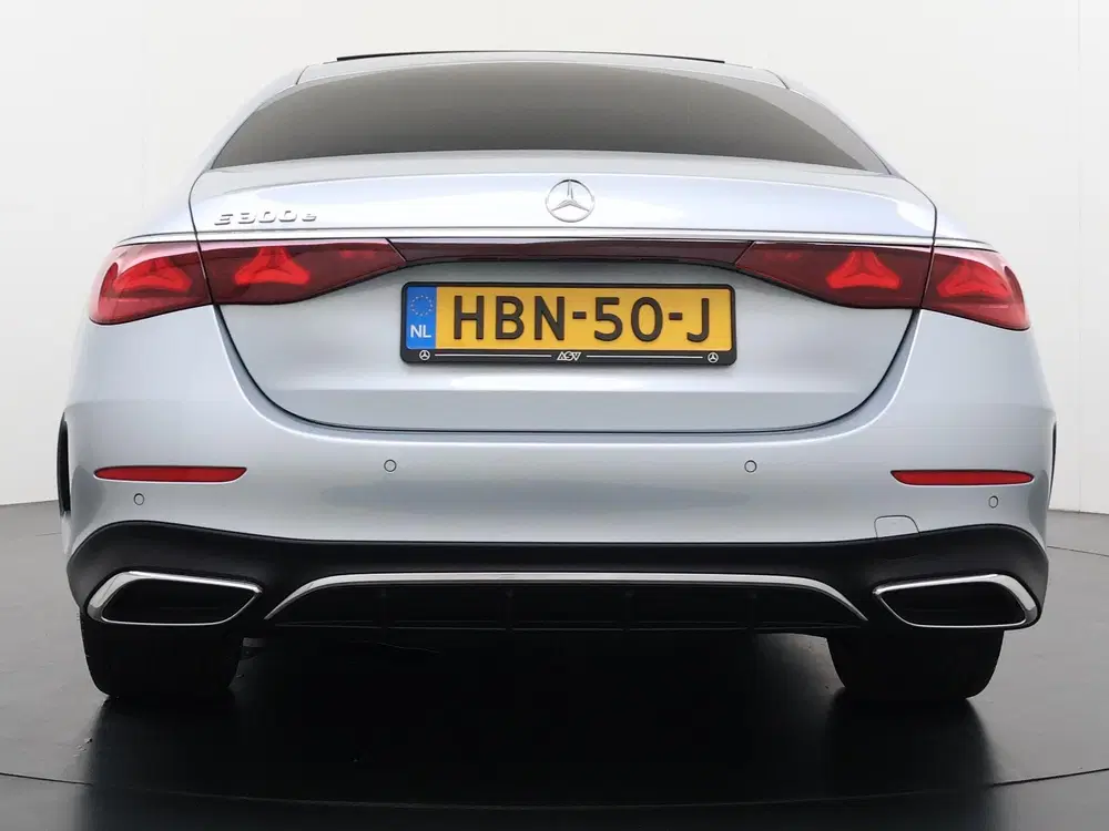 Mercedes-Benz E-Klasse 300 e AMG Line uit 2025, foto 9