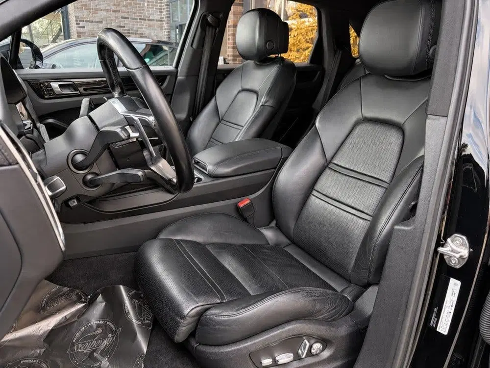 Porsche Cayenne 3.0 E-HYBRID uit 2020, foto 2