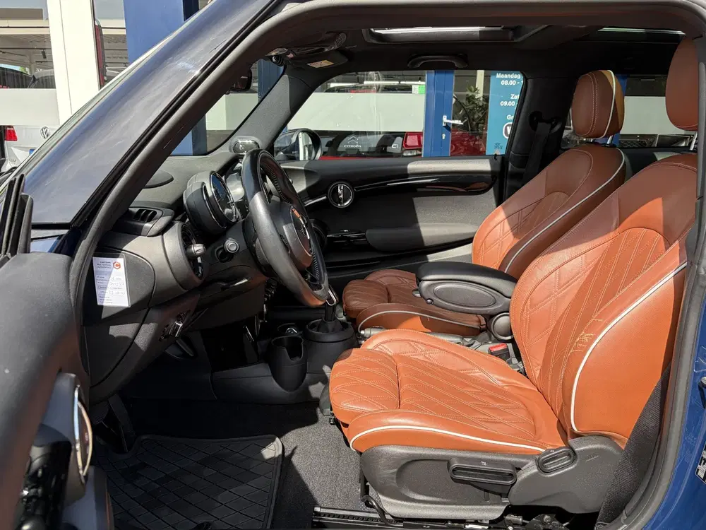 Mini Cooper 1.5 Cooper 60 Years Edition uit 2019, foto 12
