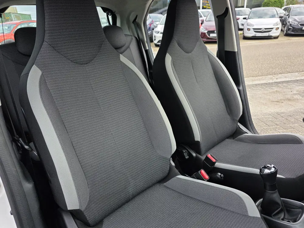 Toyota Aygo 1.0 VVT-i x-play uit 2021, foto 13