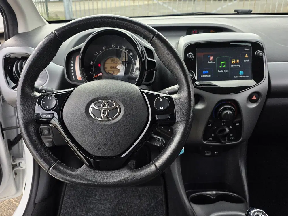 Toyota Aygo 1.0 VVT-i x-play uit 2021, foto 2