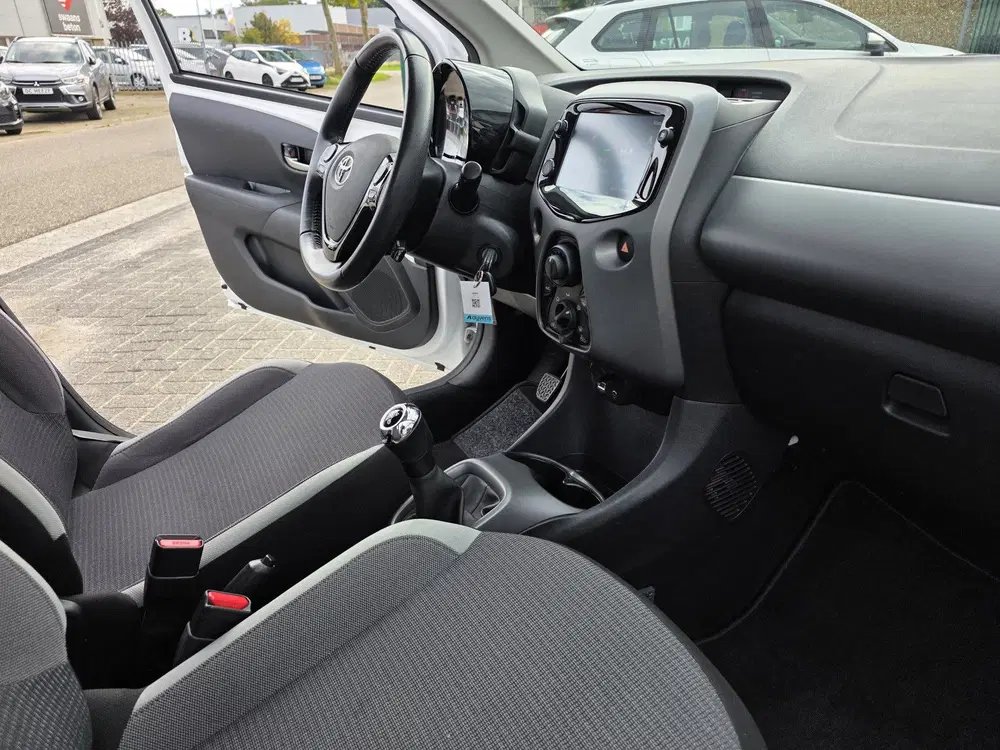 Toyota Aygo 1.0 VVT-i x-play uit 2021, foto 3