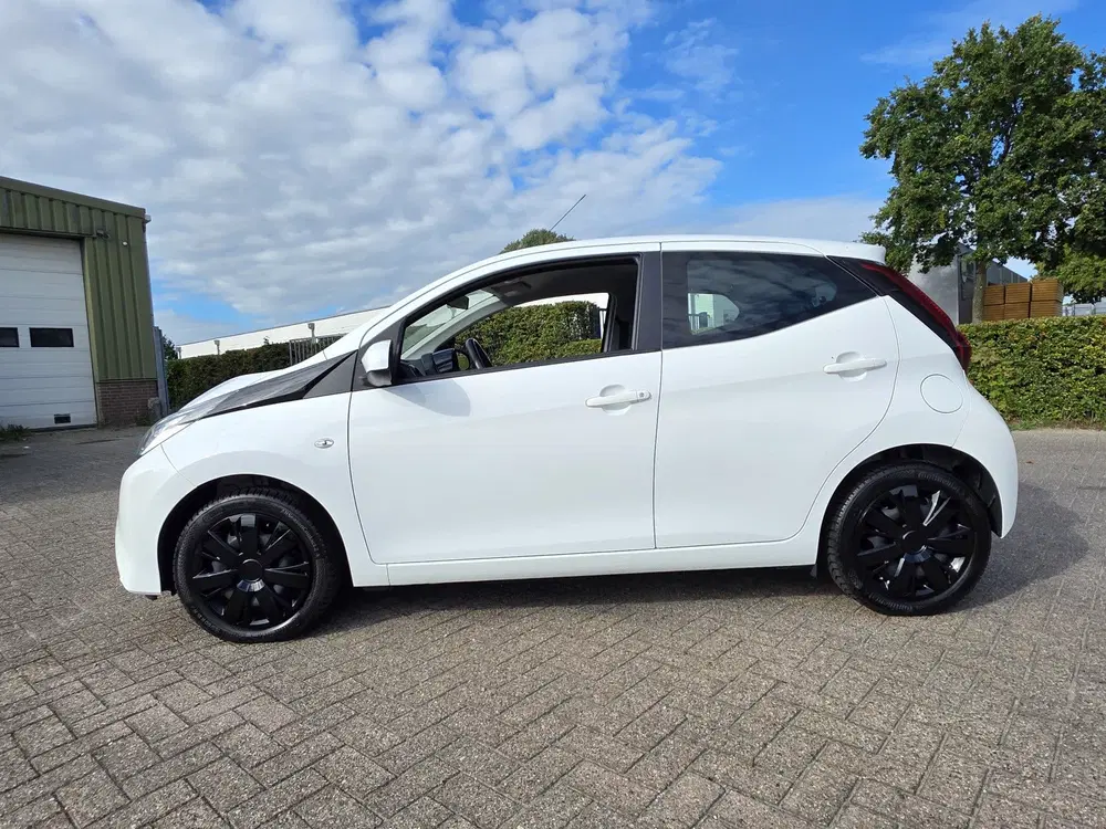 Toyota Aygo 1.0 VVT-i x-play uit 2021, foto 7