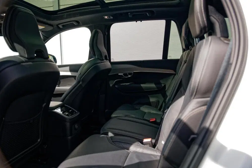 Volvo XC90 2.0 T8 AWD R-Design Longrange (€ 43.611 uit 2022, foto 13