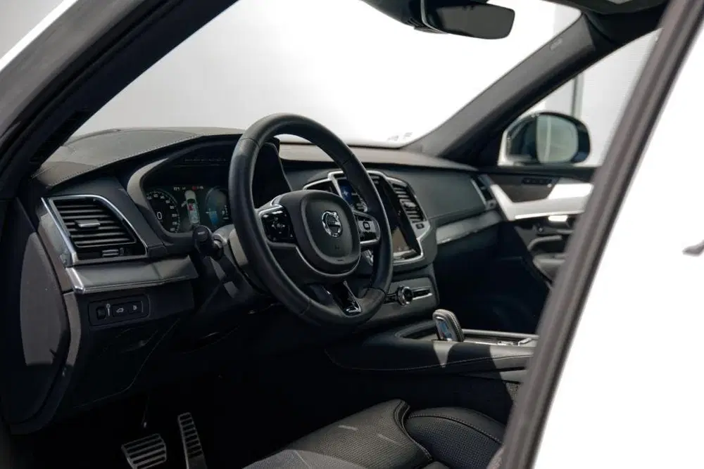 Volvo XC90 2.0 T8 AWD R-Design Longrange (€ 43.611 uit 2022, foto 15