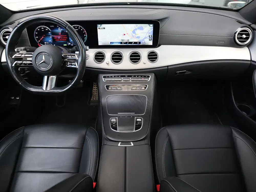 Mercedes-Benz E-Klasse 300 e AMG Line l Trekhaak l Panoramad uit 2023, foto 15