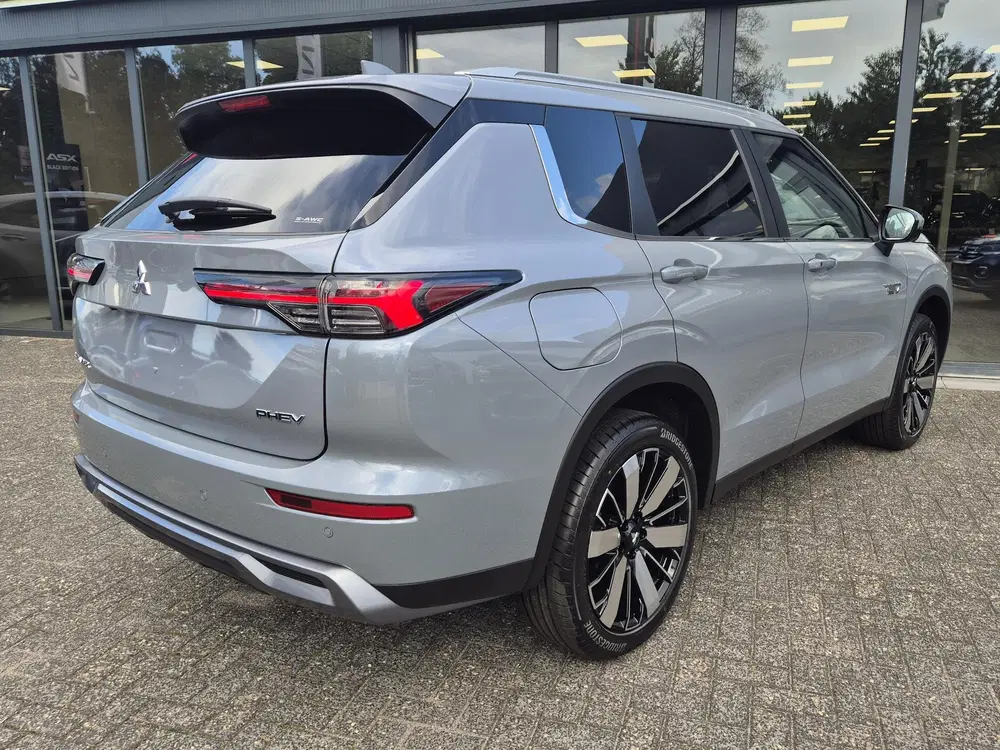 Mitsubishi Outlander 2.4 PHEV Intense+ uit 2026, foto 2