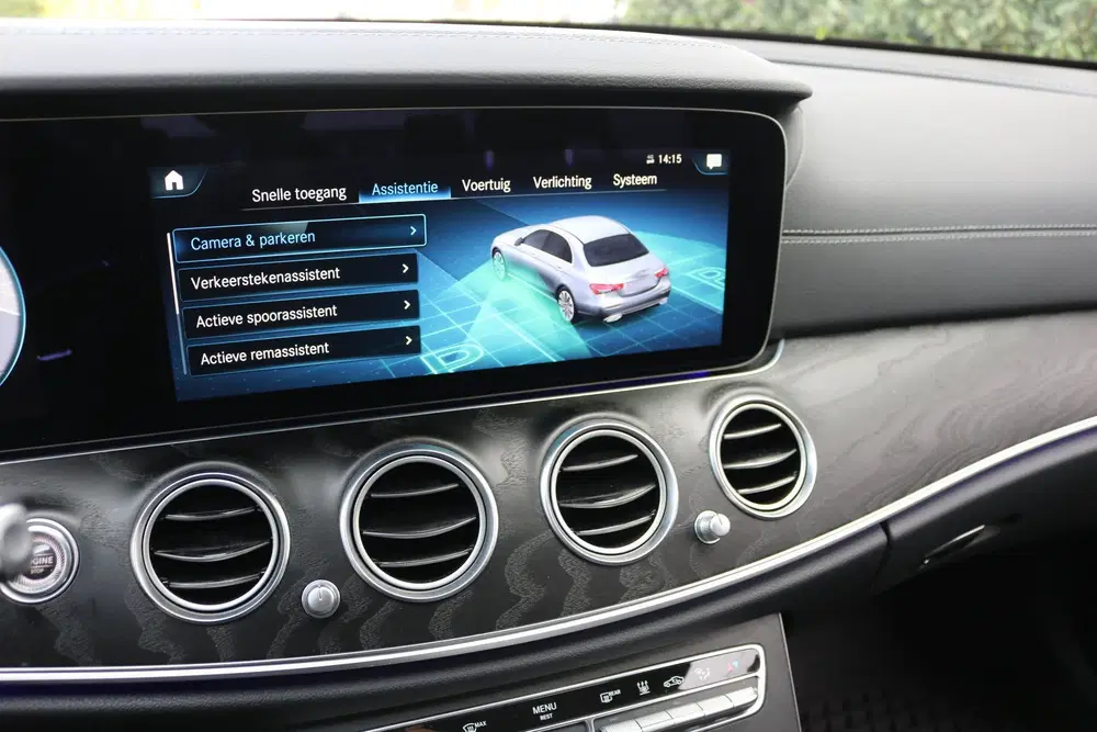 Mercedes-Benz E-Klasse 300 de 4 Matic AMG Line AMG Nightpakk uit 2022, foto 14