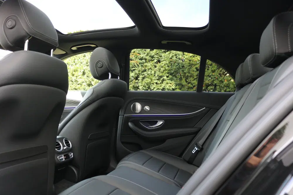 Mercedes-Benz E-Klasse 300 de 4 Matic AMG Line AMG Nightpakk uit 2022, foto 7