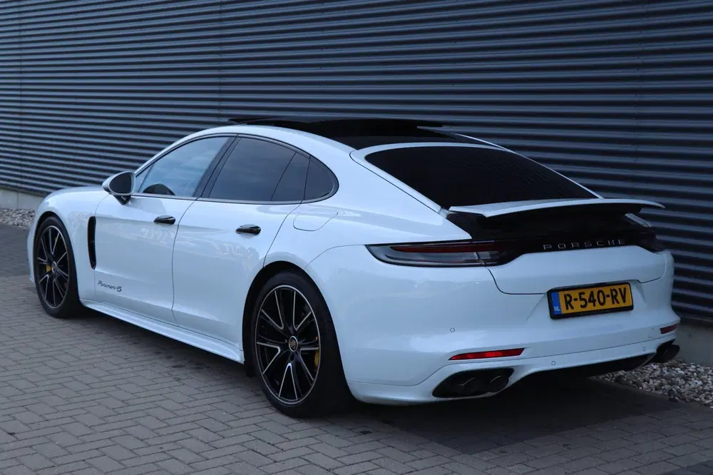 Porsche Panamera 2.9 4S E-Hybrid uit 2020, foto 3