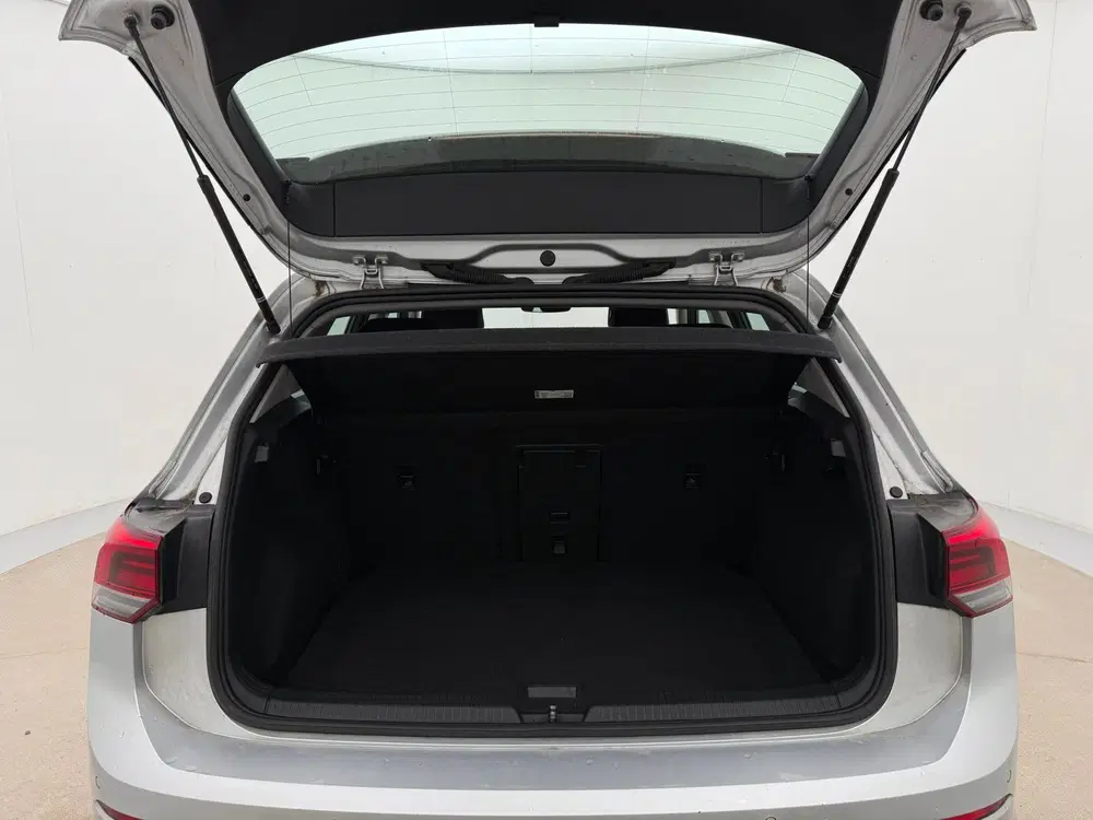 Volkswagen Golf 1.5 eTSI Life Business uit 2022, foto 14