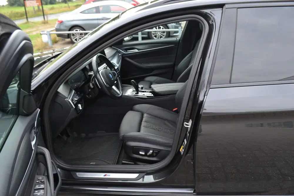 BMW 5-serie 5 Serie Touring 530e M-Sport uit 2024, foto 10