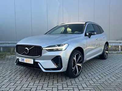 Volvo XC60 2.0 T8 Plug-in hybrid AWD Pano uit 2023